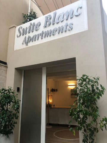 Suite Blanc Apartments