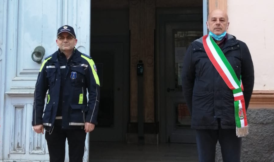 onorata con un minuto di silenzio e bandiere a mezz'asta la giornata nazionale in memoria delle vittime del Covid-19
